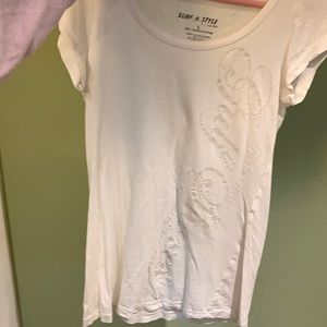Girl’s white t-shirt